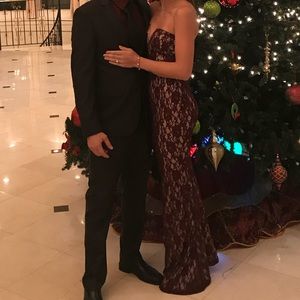 Deep purple strapless gown• Like new!